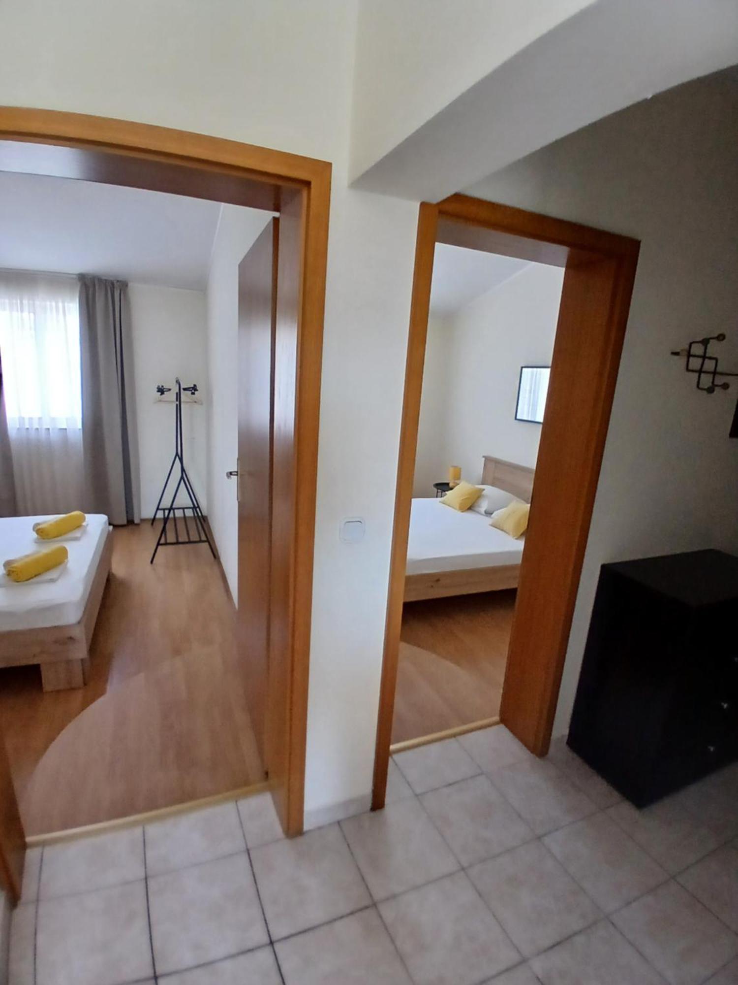 Apartmani Fani 2 Min Walking From Sea Оребич Экстерьер фото