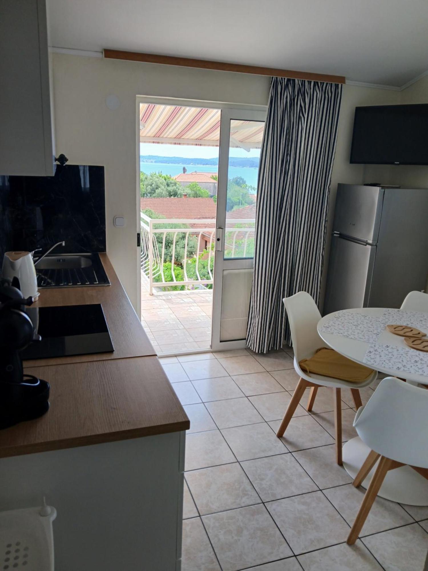 Apartmani Fani 2 Min Walking From Sea Оребич Экстерьер фото